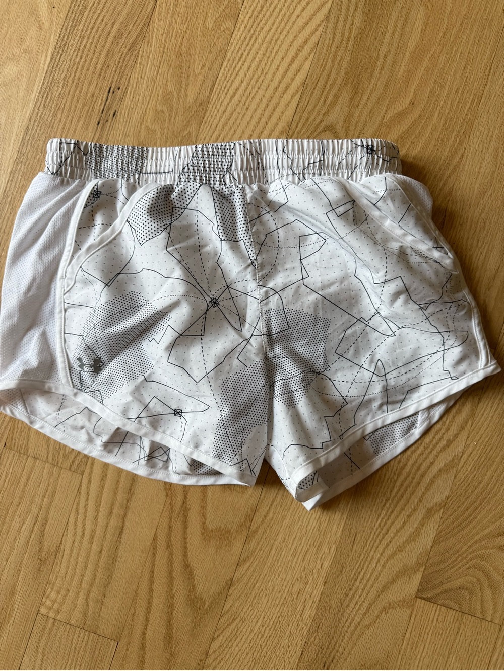 Under Armour White & Black Printed Athletic Shorts